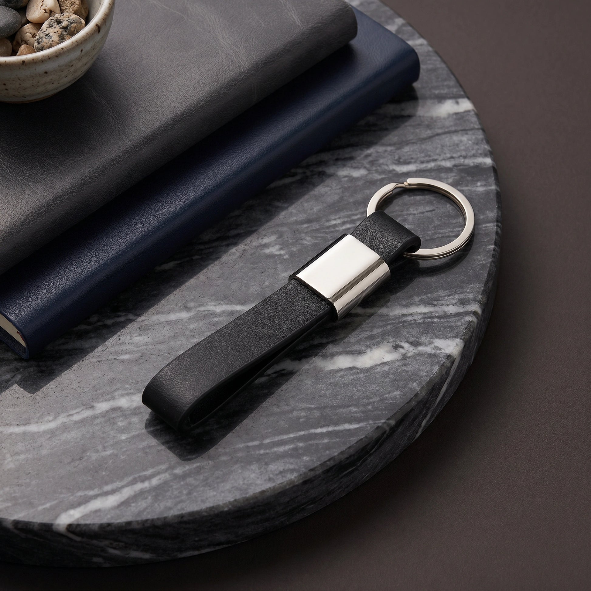 Biri Leather & Metal Keychain - Loopify
