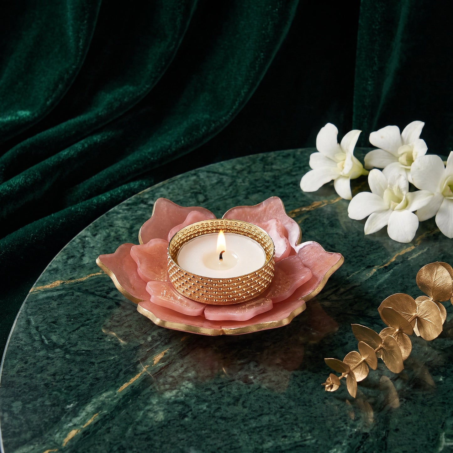 Sculptural Resin Candle Holder - Loopify